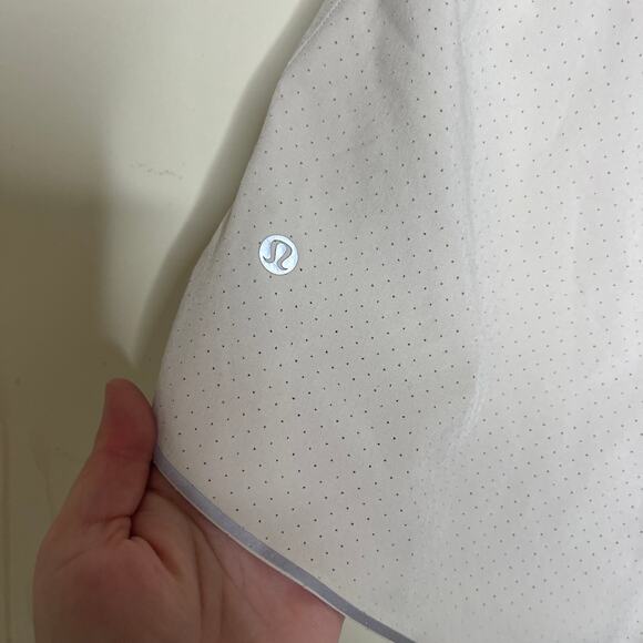 Lululemon Fast and Free Short 6" Lined on off white sz S - Picture 2 of 4